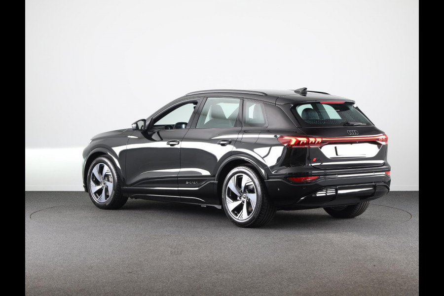 Audi Q6 e-tron S edition performance 100 kWh 306pk | Matrix Led verlichting | Pack Tech | Optiek pakket zwart