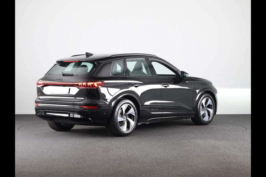 Audi Q6 e-tron S edition performance 100 kWh 306pk | Matrix Led verlichting | Pack Tech | Optiek pakket zwart