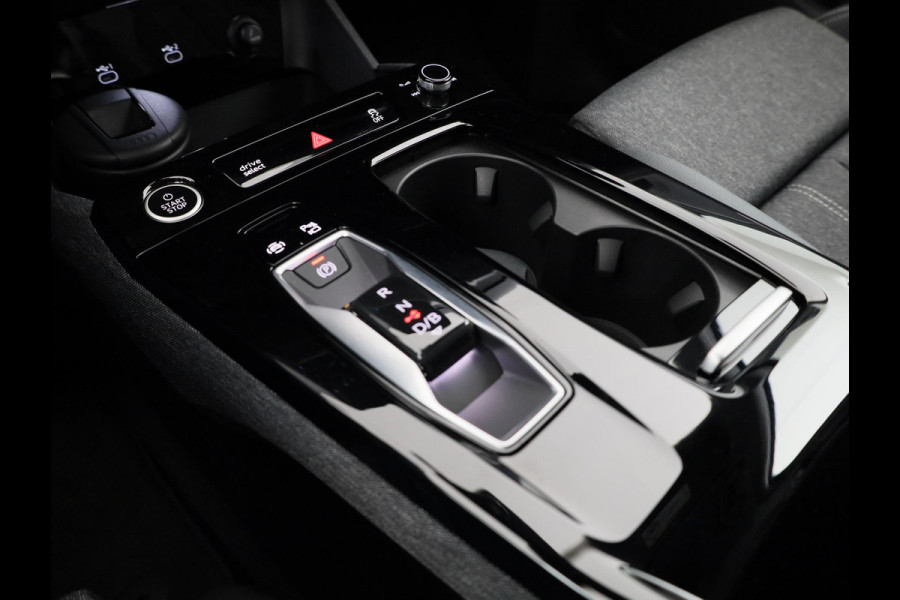Audi Q6 e-tron S edition performance 100 kWh 306pk | Matrix Led verlichting | Pack Tech | Optiek pakket zwart