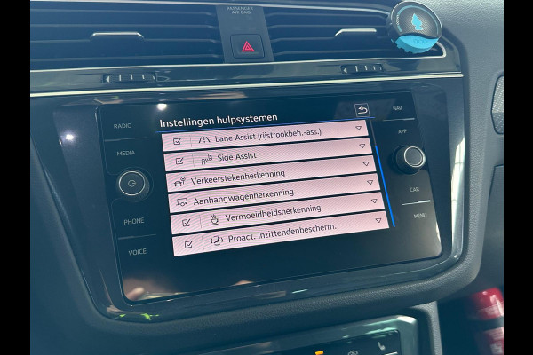 Volkswagen Tiguan 1.5 TSI 3x R-Line Pano|ACC|Virtual|Line Assist|FULL Volkswagen Tiguan 1.5 TSI 3x R-Line Pano|ACC|Virtual|Line Assist|FULL