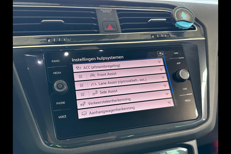 Volkswagen Tiguan 1.5 TSI 3x R-Line Pano|ACC|Virtual|Line Assist|FULL Volkswagen Tiguan 1.5 TSI 3x R-Line Pano|ACC|Virtual|Line Assist|FULL