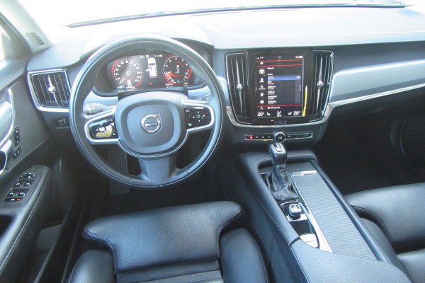 Volvo V90 2.0 T4 Momentum, Leder, Blis, Carplay, Trekhaak