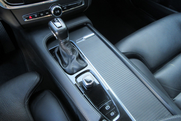 Volvo V90 2.0 T4 Momentum, Leder, Blis, Carplay, Trekhaak