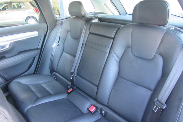 Volvo V90 2.0 T4 Momentum, Leder, Blis, Carplay, Trekhaak
