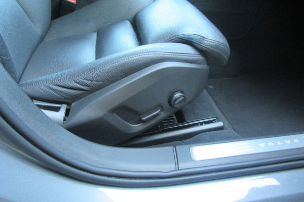 Volvo V90 2.0 T4 Momentum, Leder, Blis, Carplay, Trekhaak