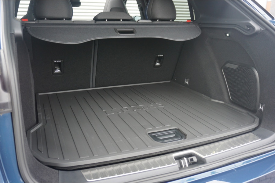 Lynk & Co 01 262PK PHEV NIEUW!! | SCHUIFDAK | WINTERPACK | ADAPTIVE!