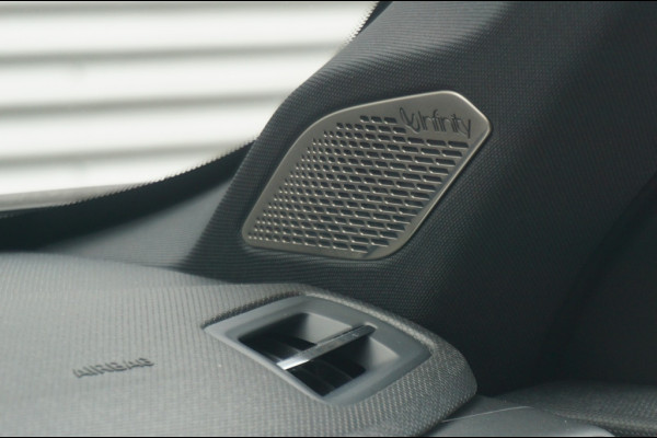 Lynk & Co 01 262PK PHEV NIEUW!! | SCHUIFDAK | WINTERPACK | ADAPTIVE!