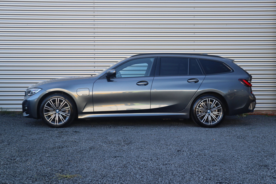 BMW 3 Serie Touring M-Sport Hifi / Stoelverwarming / 18inch / Sportstoelen /