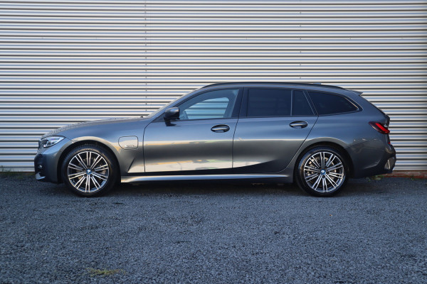 BMW 3 Serie Touring M-Sport Hifi / Stoelverwarming / 18inch / Sportstoelen /
