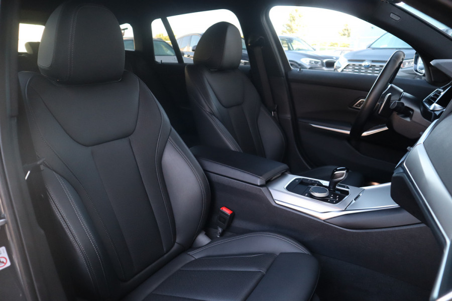 BMW 3 Serie Touring M-Sport Hifi / Stoelverwarming / 18inch / Sportstoelen /
