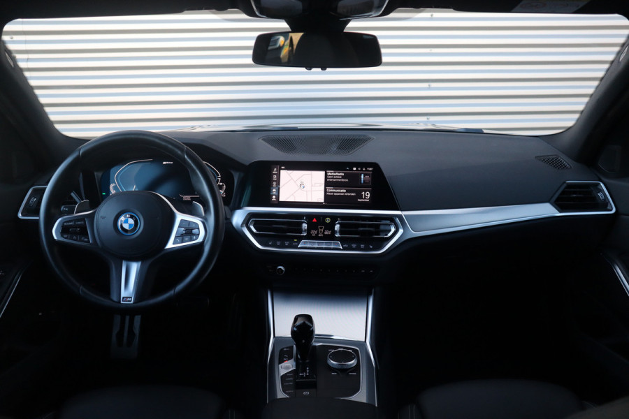 BMW 3 Serie Touring M-Sport Hifi / Stoelverwarming / 18inch / Sportstoelen /
