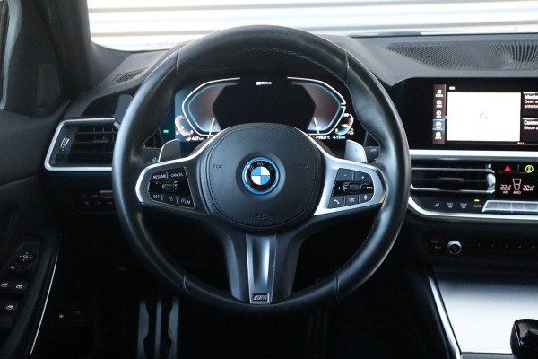 BMW 3 Serie Touring M-Sport Hifi / Stoelverwarming / 18inch / Sportstoelen /