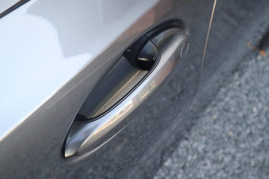 BMW 3 Serie Touring M-Sport Hifi / Stoelverwarming / 18inch / Sportstoelen /
