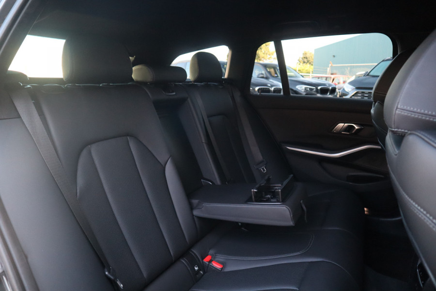 BMW 3 Serie Touring M-Sport Hifi / Stoelverwarming / 18inch / Sportstoelen /