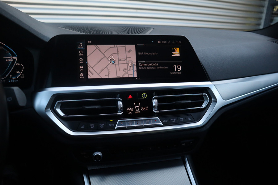 BMW 3 Serie Touring M-Sport Hifi / Stoelverwarming / 18inch / Sportstoelen /