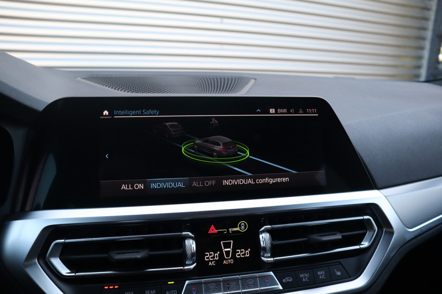 BMW 3 Serie Touring M-Sport Hifi / Stoelverwarming / 18inch / Sportstoelen /