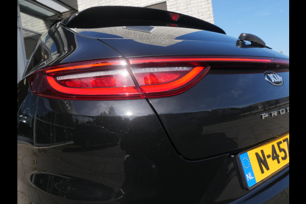 Kia ProCeed 1.6 T-GDI GT | 204 PK | Automaat | Schuif/kantel Dak | Stoel-stuurverwarming | Clima |