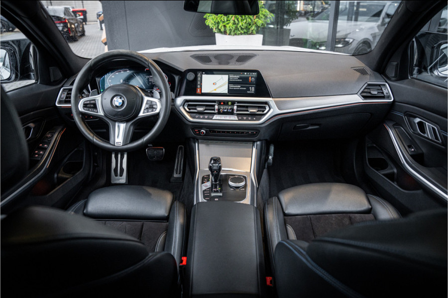 BMW 3-serie 320i Executive Edition - M Sport | Origineel NL | Panorama | Cruise Control | Camera