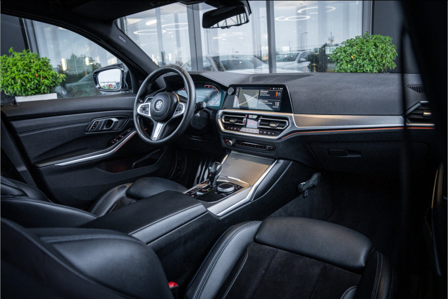 BMW 3-serie 320i Executive Edition - M Sport | Origineel NL | Panorama | Cruise Control | Camera