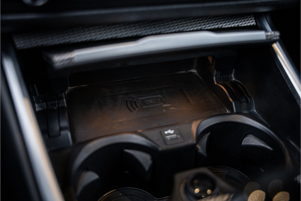 BMW 3-serie 320i Executive Edition - M Sport | Origineel NL | Panorama | Cruise Control | Camera