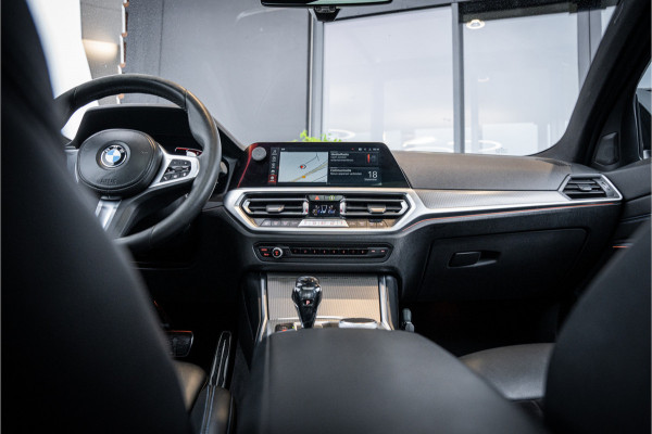 BMW 3-serie 320i Executive Edition - M Sport | Origineel NL | Panorama | Cruise Control | Camera