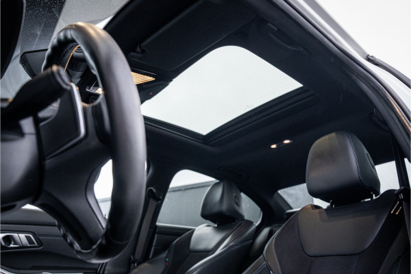 BMW 3-serie 320i Executive Edition - M Sport | Origineel NL | Panorama | Cruise Control | Camera