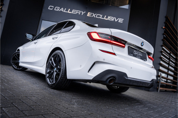 BMW 3-serie 320i Executive Edition - M Sport | Origineel NL | Panorama | Cruise Control | Camera