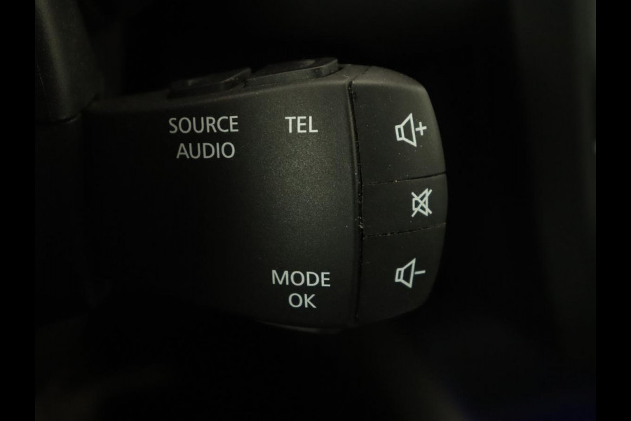 Renault Kadjar 1.3 TCe Zen | Panoramadak | Trekhaak | Leder | Keyless | Full LED | Camera | Sfeerverlichting | Carplay | Navigatie | Stoelverwarming | LMV 19 inch
