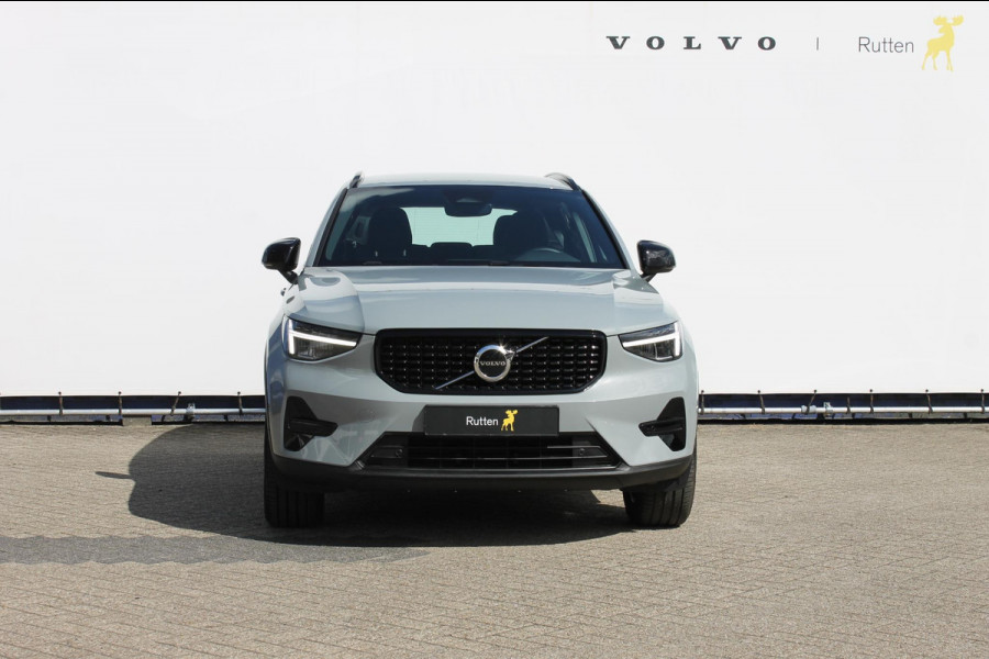 Volvo XC40 B4 211PK Automaat Plus Dark Google Infotainment / Verwarmbare voorruit / Semi elektrisch wegklapbare trekhaak / Elektrisch verstelbare voorstoelen met geheugen op de bestuurdersstoel
