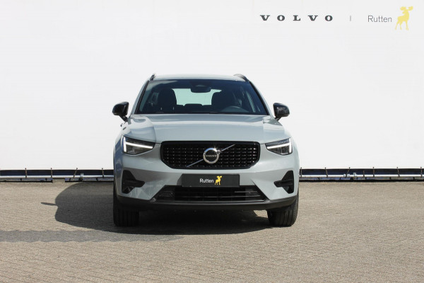 Volvo XC40 B4 211PK Automaat Plus Dark Google Infotainment / Verwarmbare voorruit / Semi elektrisch wegklapbare trekhaak / Elektrisch verstelbare voorstoelen met geheugen op de bestuurdersstoel