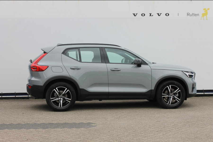 Volvo XC40 B4 211PK Automaat Plus Dark Google Infotainment / Verwarmbare voorruit / Semi elektrisch wegklapbare trekhaak / Elektrisch verstelbare voorstoelen met geheugen op de bestuurdersstoel