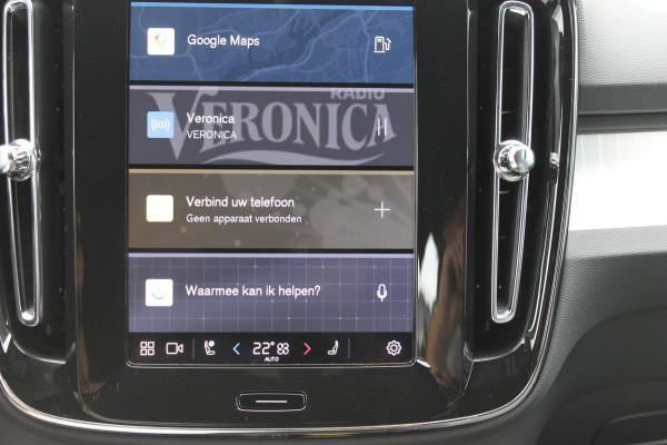 Volvo XC40 B4 211PK Automaat Plus Dark Google Infotainment / Verwarmbare voorruit / Semi elektrisch wegklapbare trekhaak / Elektrisch verstelbare voorstoelen met geheugen op de bestuurdersstoel