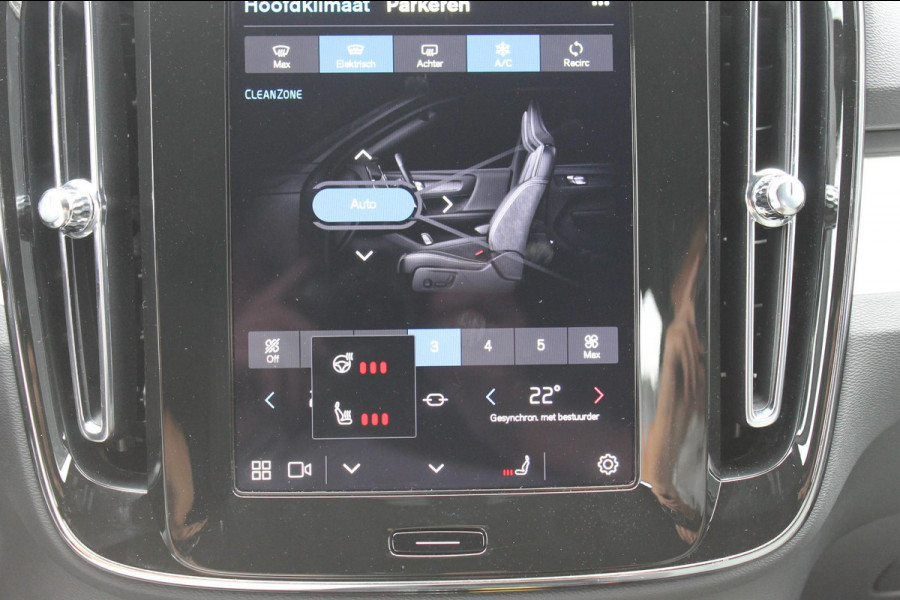 Volvo XC40 B4 211PK Automaat Plus Dark Google Infotainment / Verwarmbare voorruit / Semi elektrisch wegklapbare trekhaak / Elektrisch verstelbare voorstoelen met geheugen op de bestuurdersstoel