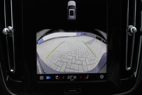 Volvo XC40 B4 211PK Automaat Plus Dark Google Infotainment / Verwarmbare voorruit / Semi elektrisch wegklapbare trekhaak / Elektrisch verstelbare voorstoelen met geheugen op de bestuurdersstoel