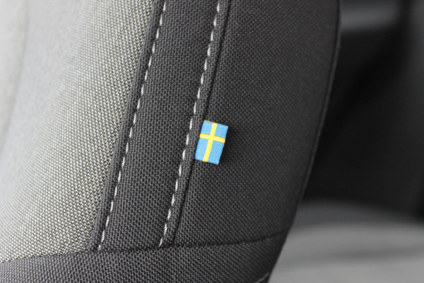 Volvo XC40 B4 211PK Automaat Plus Dark Google Infotainment / Verwarmbare voorruit / Semi elektrisch wegklapbare trekhaak / Elektrisch verstelbare voorstoelen met geheugen op de bestuurdersstoel