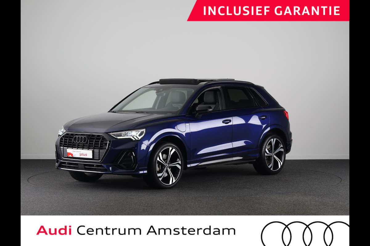 Audi Q3 45 TFSI e S edition 245pk | Panoramadak | Trekhaak wegklapbaar | Stoelverwarming | 20 inch Lichtmetalen velgen Audi Q3 45 TFSI e S edition 245pk | Panoramadak | Trekhaak wegklapbaar | Stoelverwarming | 20 inch Lichtmetalen velgen