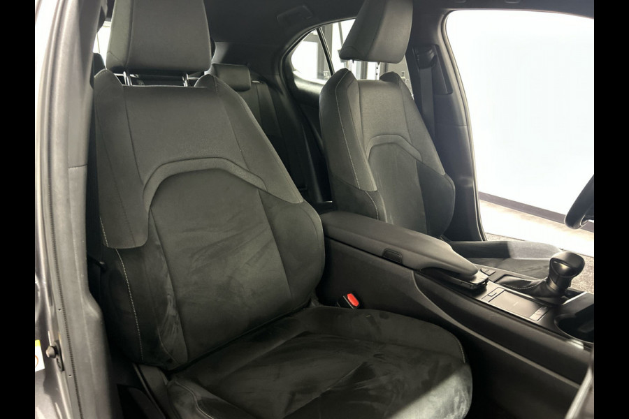 Lexus UX 250h Business Line | Adaptieve cruise control | Achteruitrijcamera | Hybrid!