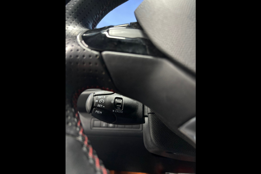 Peugeot 308 1.2 PureTech GT-line Navi | Clima | Camera | Cruise | Pano Peugeot 308 1.2 PureTech GT-line Navi | Clima | Camera | Cruise | Pano
