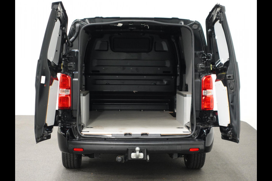 Peugeot Expert 2.0 BlueHDI 145 PK Airco Bluetooth Cruise Control Trekhaak Navigatie Carplay Peugeot Expert 2.0 BlueHDI 145 PK Airco Bluetooth Cruise Control Trekhaak Navigatie Carplay