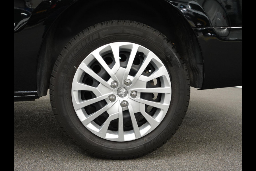 Peugeot Expert 2.0 BlueHDI 145 PK Airco Bluetooth Cruise Control Trekhaak Navigatie Carplay Peugeot Expert 2.0 BlueHDI 145 PK Airco Bluetooth Cruise Control Trekhaak Navigatie Carplay