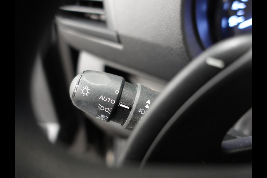 Peugeot Expert 2.0 BlueHDI 145 PK Airco Bluetooth Cruise Control Trekhaak Navigatie Carplay Peugeot Expert 2.0 BlueHDI 145 PK Airco Bluetooth Cruise Control Trekhaak Navigatie Carplay