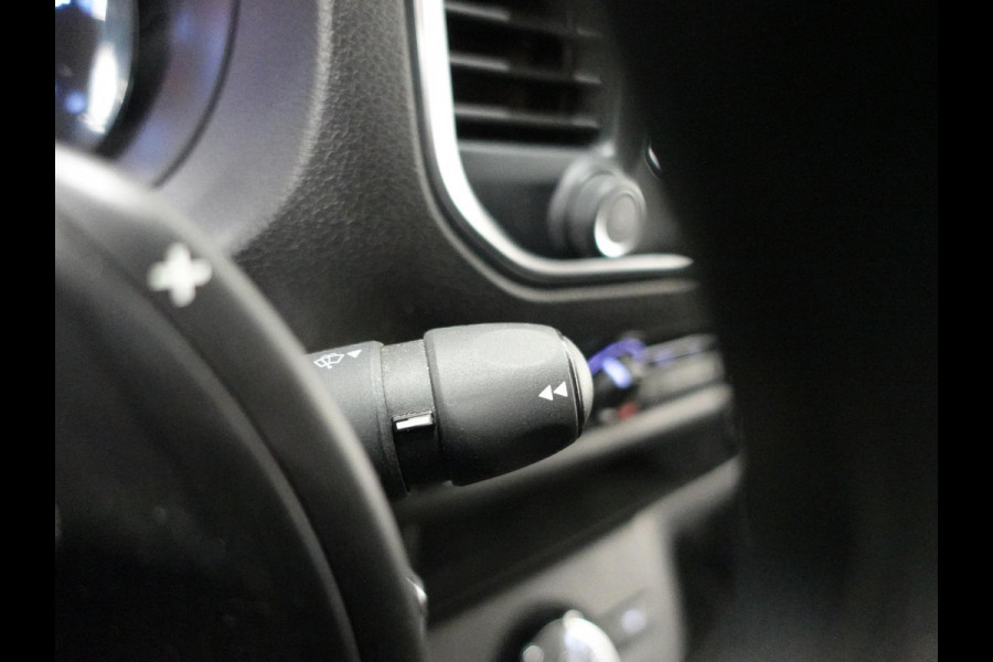 Peugeot Expert 2.0 BlueHDI 145 PK Airco Bluetooth Cruise Control Trekhaak Navigatie Carplay Peugeot Expert 2.0 BlueHDI 145 PK Airco Bluetooth Cruise Control Trekhaak Navigatie Carplay