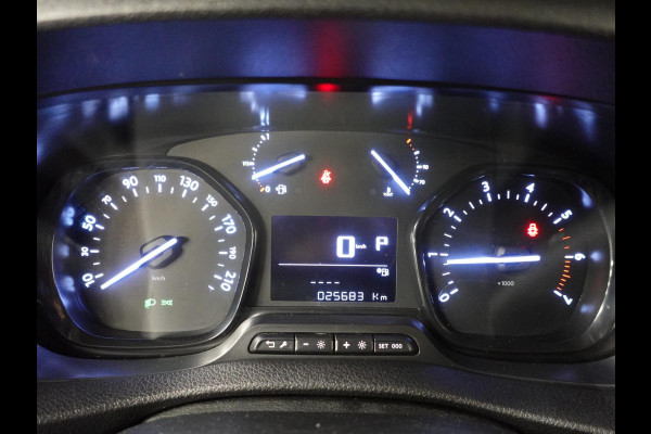 Peugeot Expert 2.0 BlueHDI 145 PK Airco Bluetooth Cruise Control Trekhaak Navigatie Carplay Peugeot Expert 2.0 BlueHDI 145 PK Airco Bluetooth Cruise Control Trekhaak Navigatie Carplay