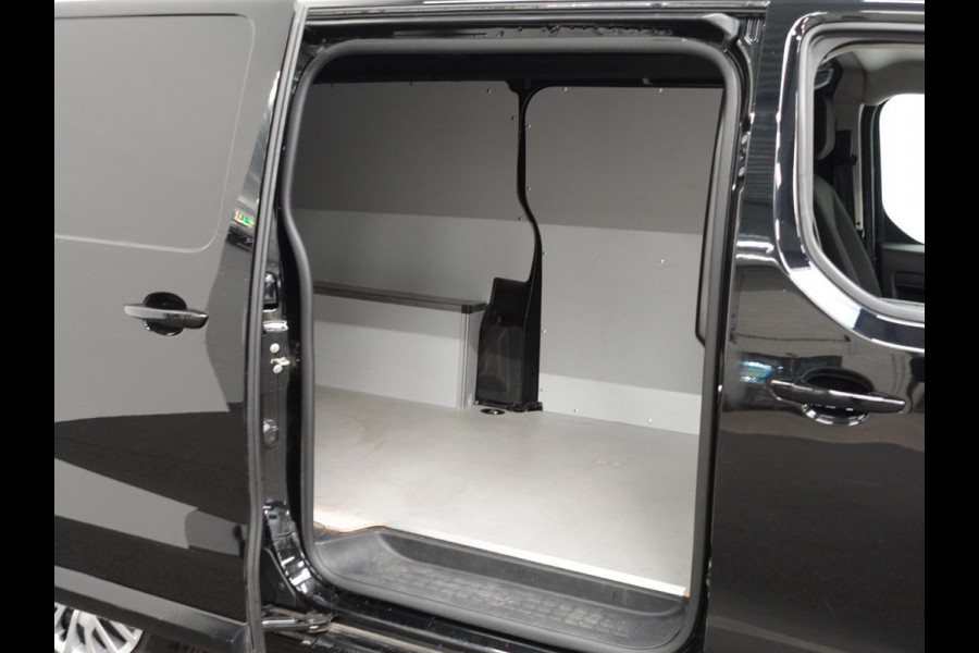 Peugeot Expert 2.0 BlueHDI 145 PK Airco Bluetooth Cruise Control Trekhaak Navigatie Carplay Peugeot Expert 2.0 BlueHDI 145 PK Airco Bluetooth Cruise Control Trekhaak Navigatie Carplay