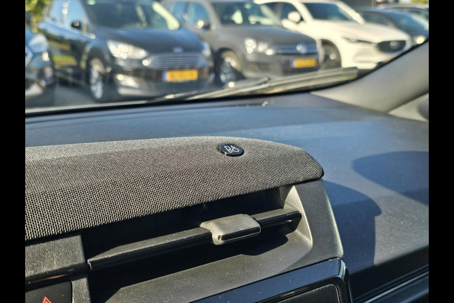 Ford Puma 1.0 EcoBoost Hybrid ST-Line X 155pk Automaat | Panoramadak | Afneembare trekhaak | Winter Pack | Adaptive cruise control | 360 graden camera | Bang&Olufsen | Elektrsiche achterklep | Matrix LED