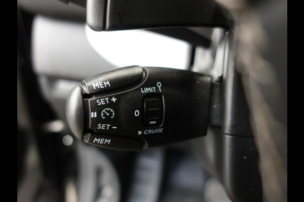 Opel Vivaro 2.0 BlueHDi 145PK L3 Automaat Airco Navigatie Bluetooth Cruise Trekhaak