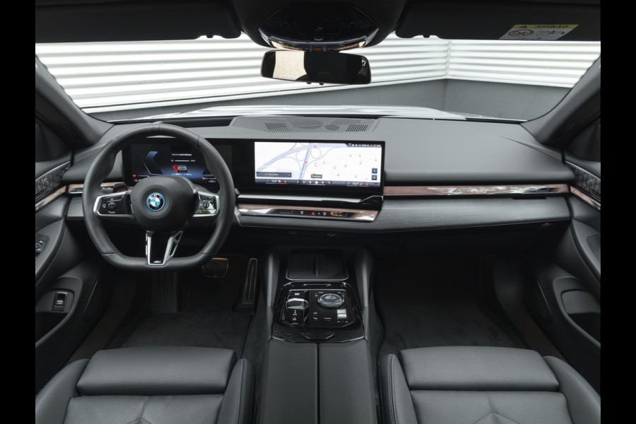 BMW i5 xDrive40 M-Sport - Onderstel Prof - Trekhaak - Bowers & Wilkins - Driving Ass Prof BMW i5 xDrive40 M-Sport - Onderstel Prof - Trekhaak - Bowers & Wilkins - Driving Ass Prof