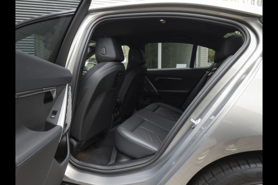 BMW i5 xDrive40 M-Sport - Onderstel Prof - Trekhaak - Bowers & Wilkins - Driving Ass Prof BMW i5 xDrive40 M-Sport - Onderstel Prof - Trekhaak - Bowers & Wilkins - Driving Ass Prof