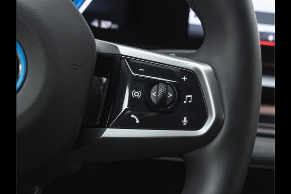 BMW i5 xDrive40 M-Sport - Onderstel Prof - Trekhaak - Bowers & Wilkins - Driving Ass Prof BMW i5 xDrive40 M-Sport - Onderstel Prof - Trekhaak - Bowers & Wilkins - Driving Ass Prof