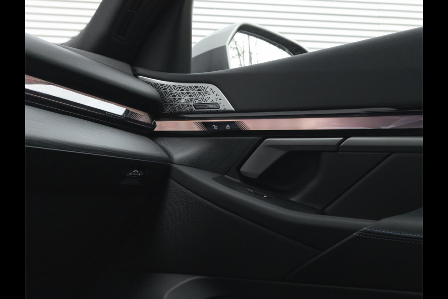 BMW i5 xDrive40 M-Sport - Onderstel Prof - Trekhaak - Bowers & Wilkins - Driving Ass Prof BMW i5 xDrive40 M-Sport - Onderstel Prof - Trekhaak - Bowers & Wilkins - Driving Ass Prof
